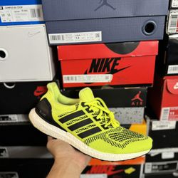 Adidas Ultraboost 1.0 Solar Yellow size 11 VNDS
