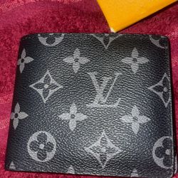 Louis Vuitton Waller Monagram