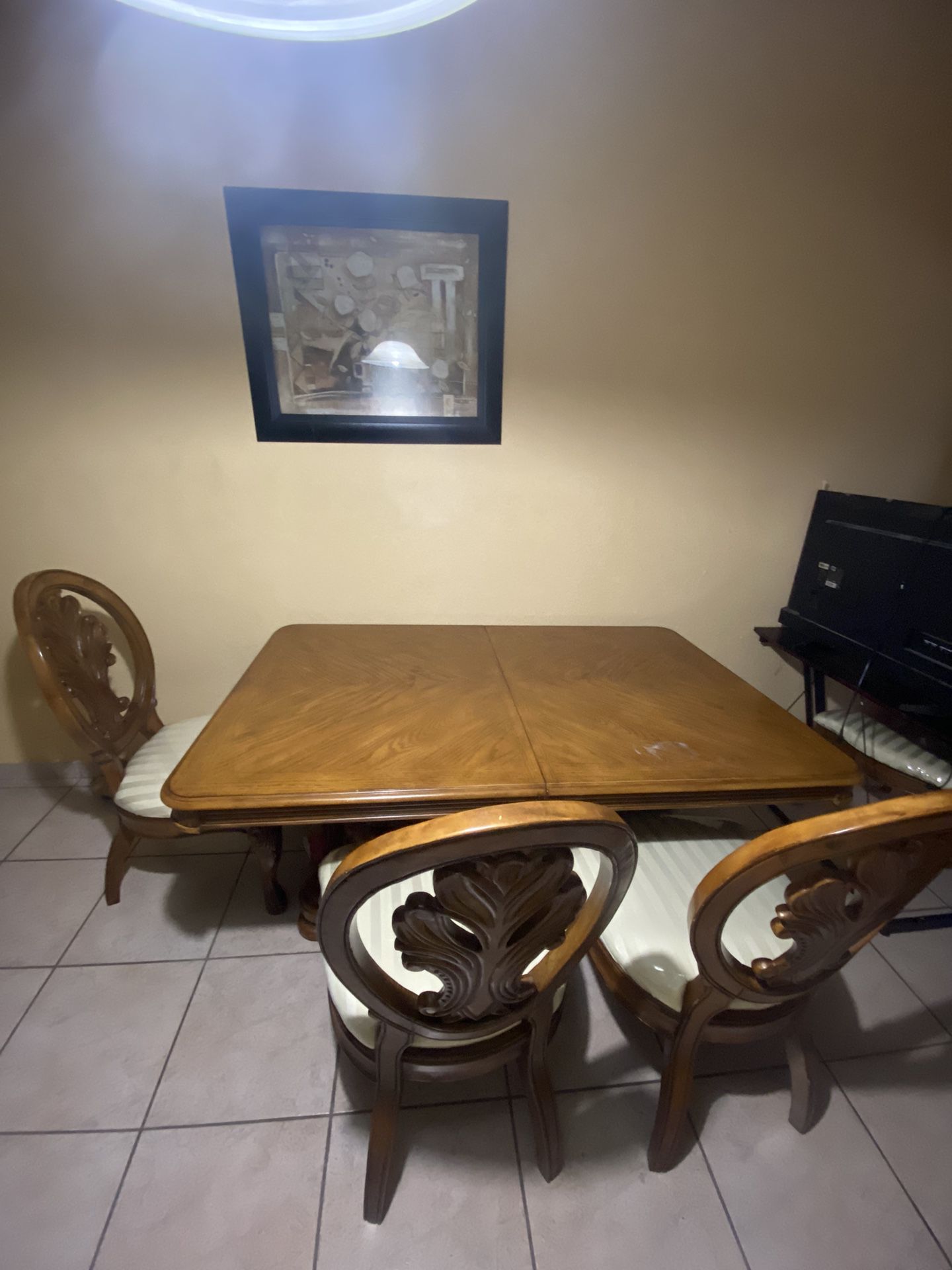 Kitchen / Dining Table