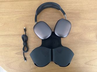 Apple AirPods Max – Lightning – $200 OBO