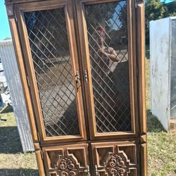 🔥 STUNNING VINTAGE WOOD DISPLAY CABINET – MUST SEE 🔥