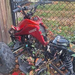 Cuatrimestre Moto  No Prende No Tiene Pila  Esta Casi Nuevo No Lo Uso
