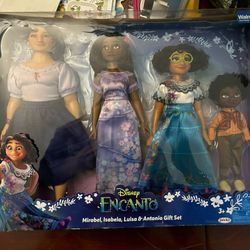 Walmart Exclusive Encanto Doll Set