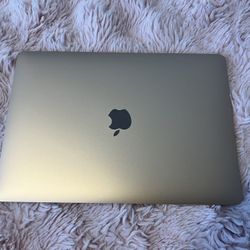 Apple MacBook Air 13” Intel 256GB – Excellent Condition