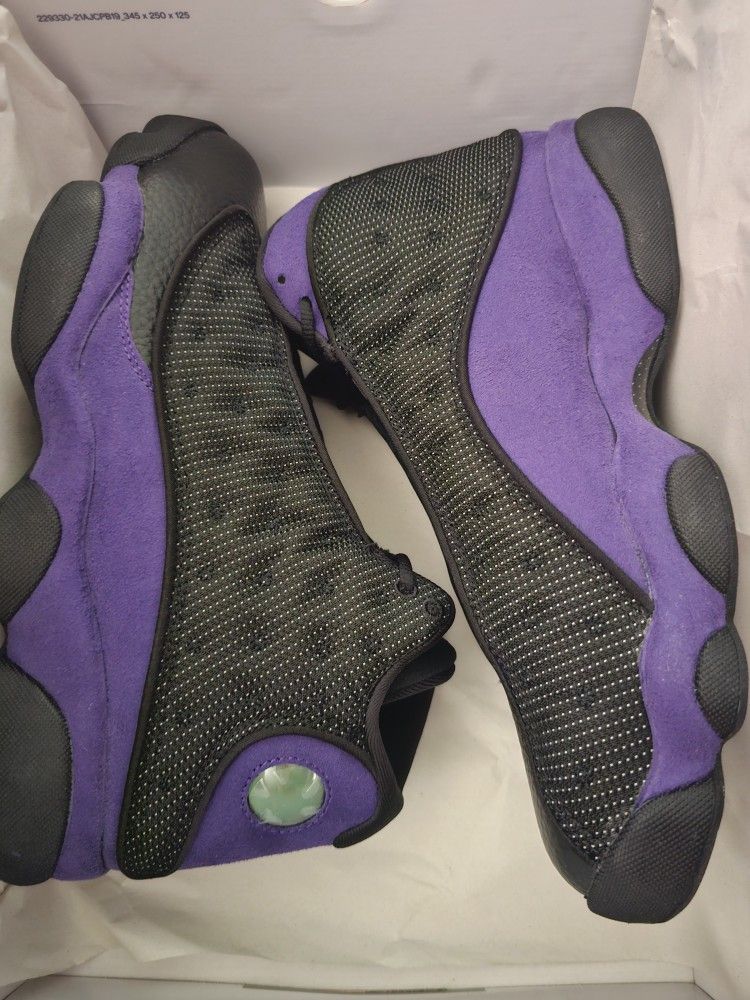 Jordan 13 Retro
Court Purple (NEW)