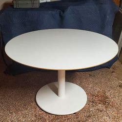 4' Wide Breakfast Table