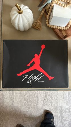 Jordan 4’s Red Thunder 10.5