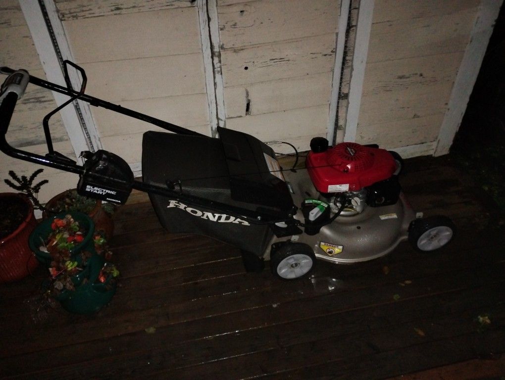 Honda GCV 160 Self Propelled Lawn Mower 