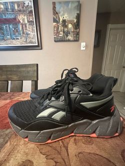 REEBOK VIZOME MANS TENNIS SHOES SIZE 10.5 IN GREAT CONDITION