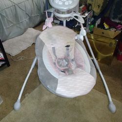 Like new baby swing !!!! Must See !