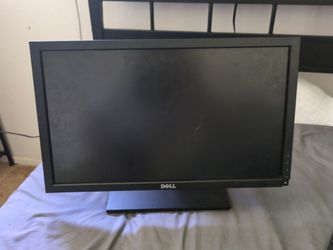 Dell Flat Screen Computer Monitor