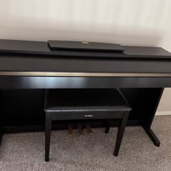 Yamaha-Clavinova-CLP-320-Digital-Piano