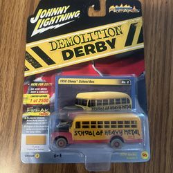Johnny Lighting Demolition Derby Street Freaks 1956 Chevy School Bus