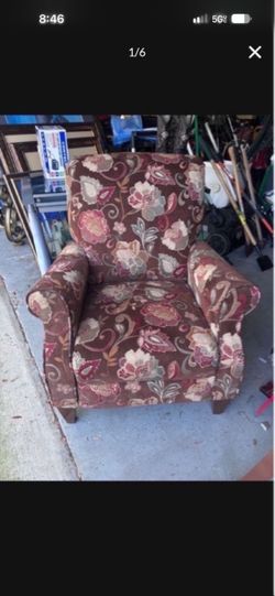 La Z Boy Floral Upholstered Accent recliner Armchair