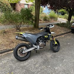 2023 Husqvarna 701 