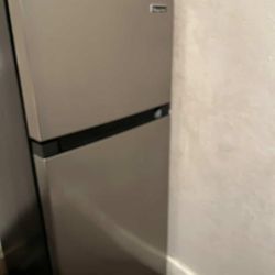 Magic Chef Refrigerator 