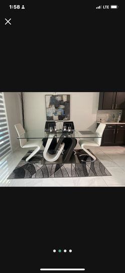 Dinning Table / with 2 chairs