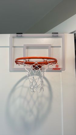Mini basketball hoop
