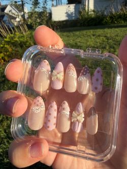 Customized nail set