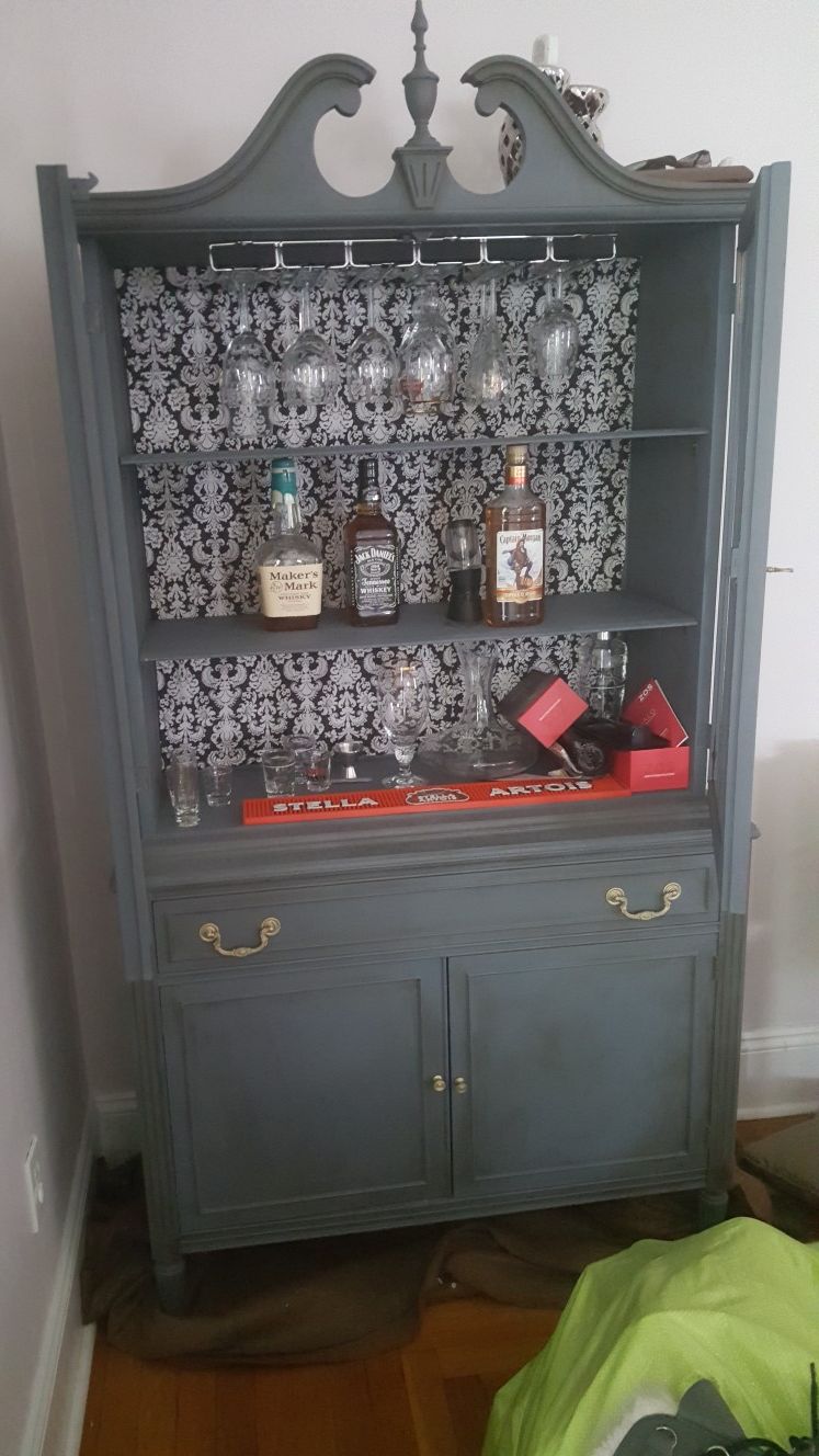 Beverage cabinet with stem glass rack