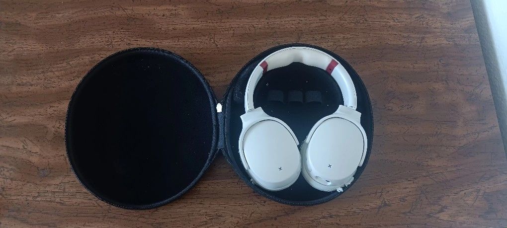 Skullcandy Venue Anc Wireless Headphones With Carrying Case Read Desc