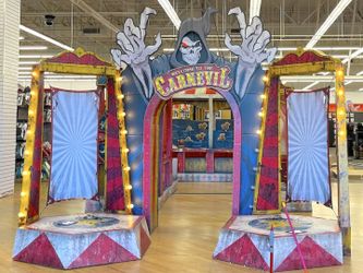 Spirit Halloween Carnevil Full ISE Display – $1,000 OBO