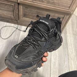 Balenciaga Mens Track Sneaker In Black