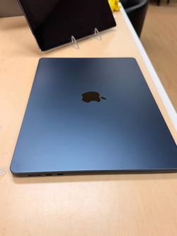 Macbook Air 15" 2024 M3 16GB 512GB