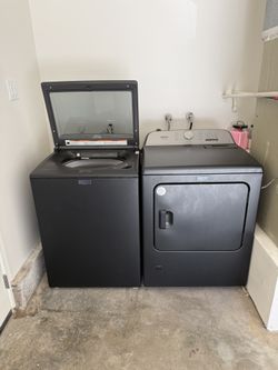 Washer 4.7 cu and Dryer 7.0 cu Maytag Pet pro