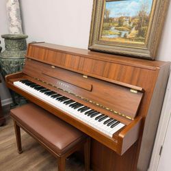 Yamaha c108 Walnut Upright Piano-1200$