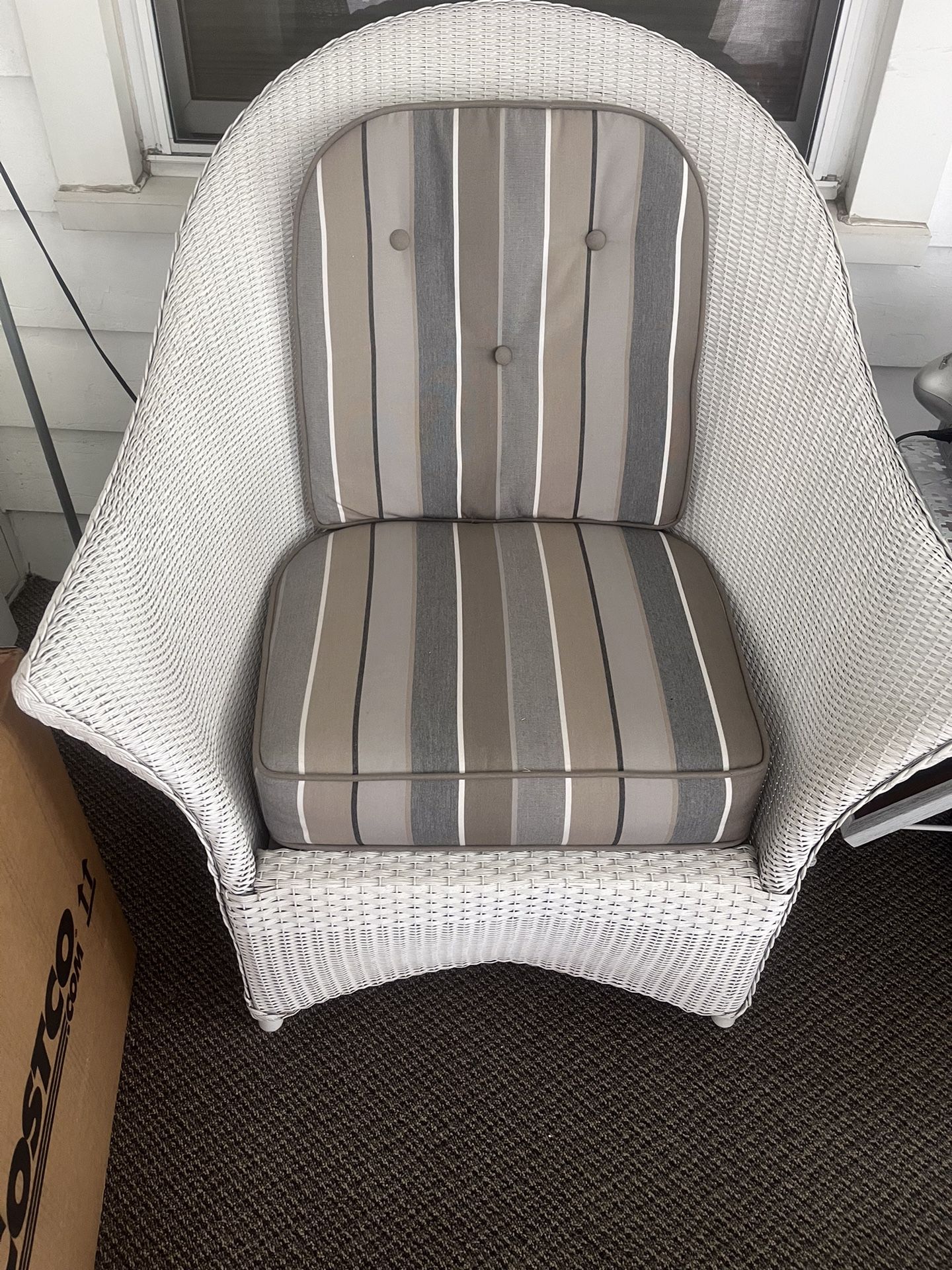 Lloyd Flanders Indoor Wicker Furniture