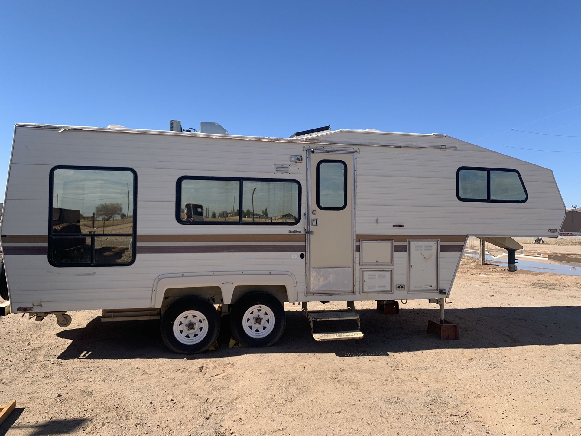 1987 Alpenlite 5th Wheel Camper