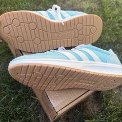New Adidas RUN 70s 2.0 light blue sneakers with tags size: Mens 7