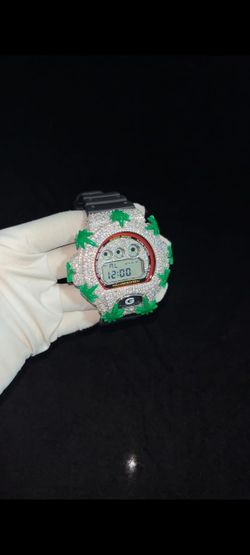 Maui wowie 🍀VVS Diamond Moissanite Iced-Out G-Shock💎💧