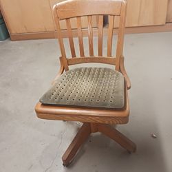 Antique 0ak Desk Chair