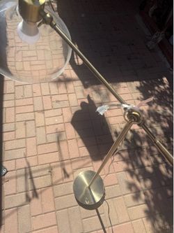 Brass Floor Lamp with Clear Glass Shade – Adjustable Height – Excellent Condition