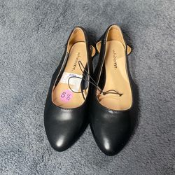 Women’s Flats Size 5.5