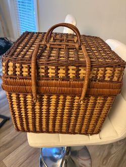 Picnic Basket new with plastic utensils still wrapped, plates, cups