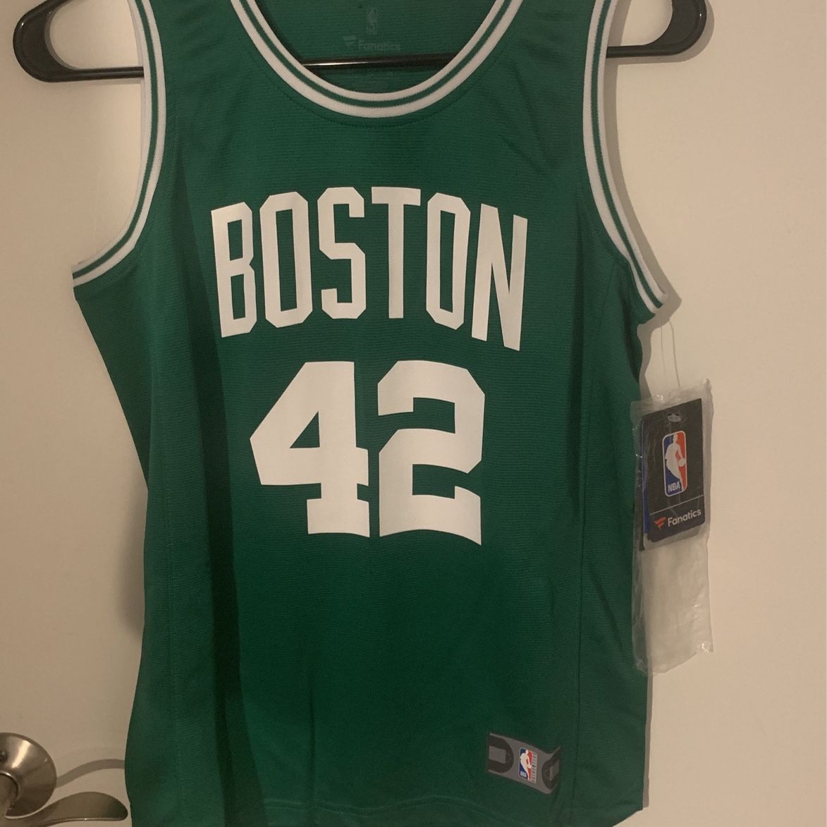 Authentic Boston Celtics Nike Kyrie Irving jersey adult size large for Sale  in Loma Linda, CA - OfferUp