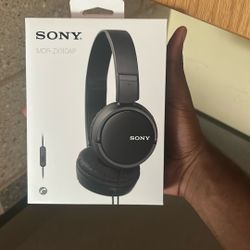 BRAND NEW SONY HEADPHONES 