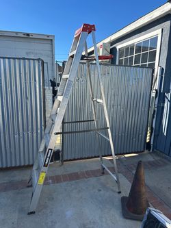 Black & Decker Aluminum A-Frame Step Ladder