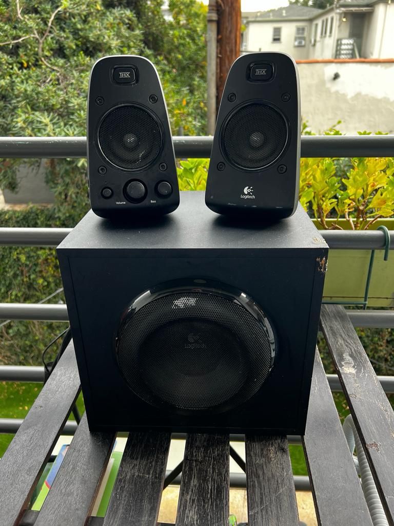 Logitech Z623 2.1 Speaker System 3-Piece in