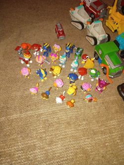 "Paw Patrol" Lot...Lots Of Vehicles, Firetruck, And Figures...