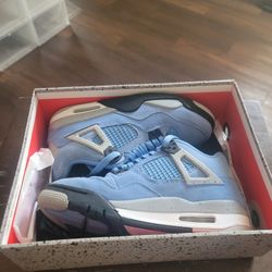 JORDAN RETRO 4 UNC