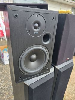 Polkaudio R20 home speakers