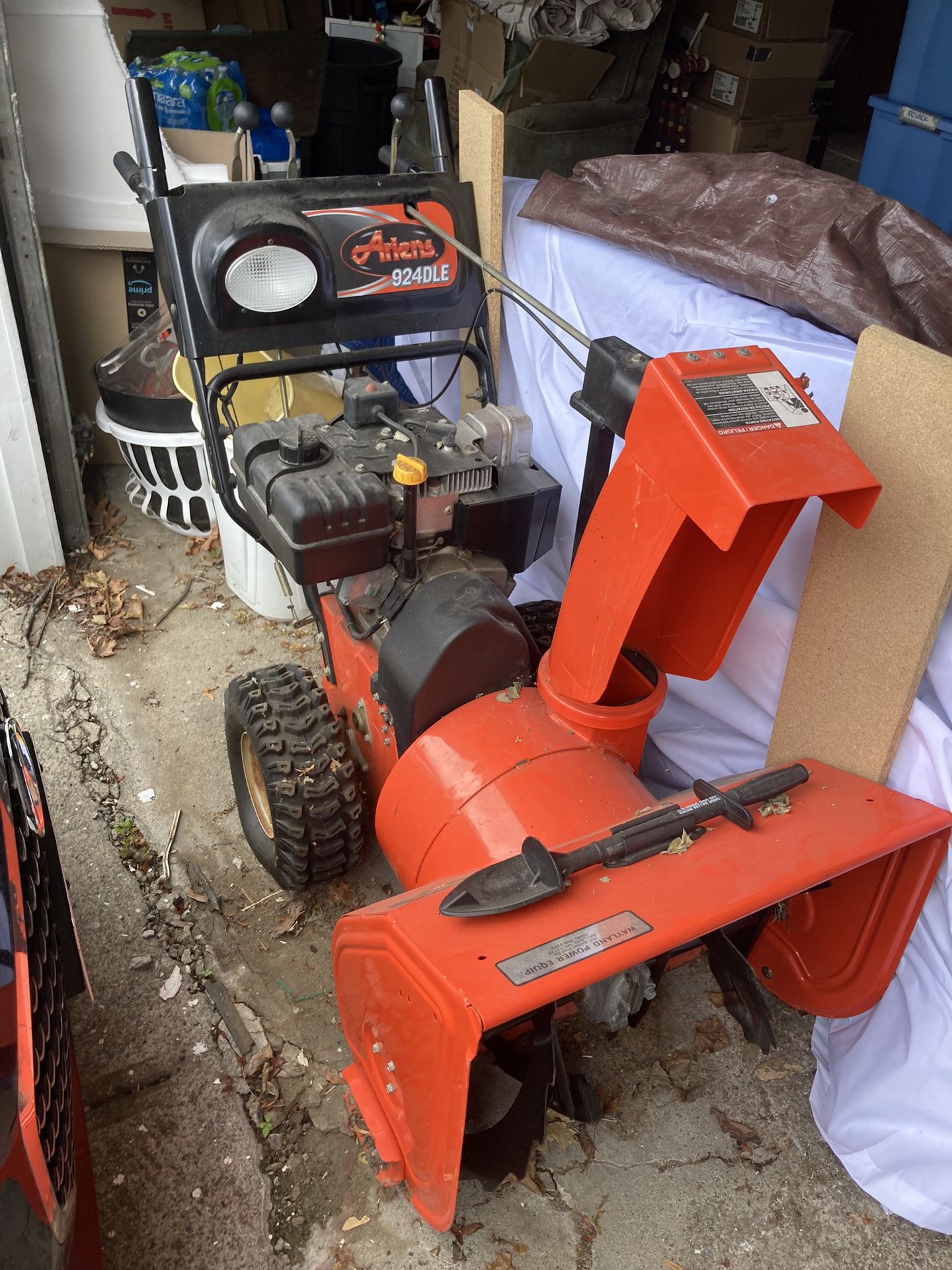 Ariens 924DLE Snowblower