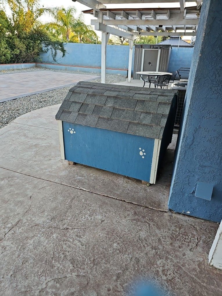 DOG HOUSE FOR FULL SIZE FURR BABIES