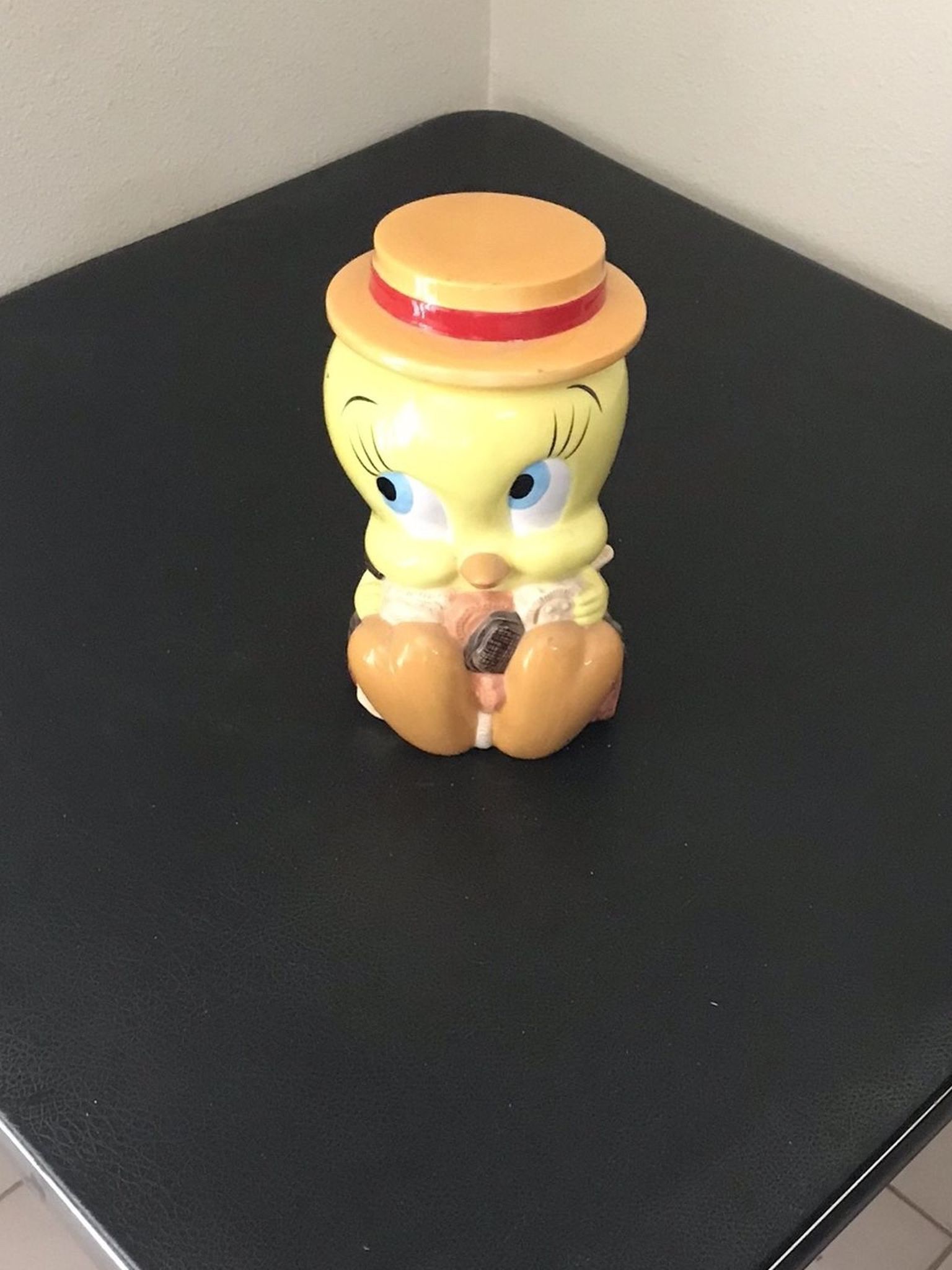 Very Cute TWEETY BIRD Cookie Jar with Removable Hat