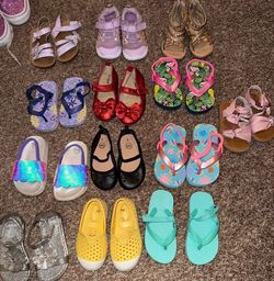 Girls shoes size 5-6c