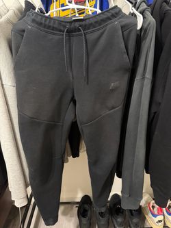 Nike Tech Sweatpants Black Extra Small (pick up only)